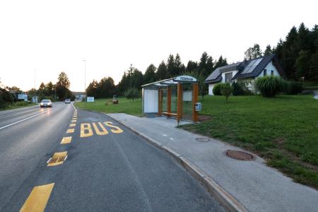 NOVO AVTOBUSNO POSTAJALIŠČE PODSKRAJNIK 06 FOTO LJUBO VUKELIČ